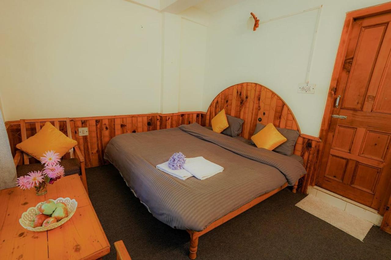 Mars Monkey Hostel & Cafe Manāli Eksteriør bilde