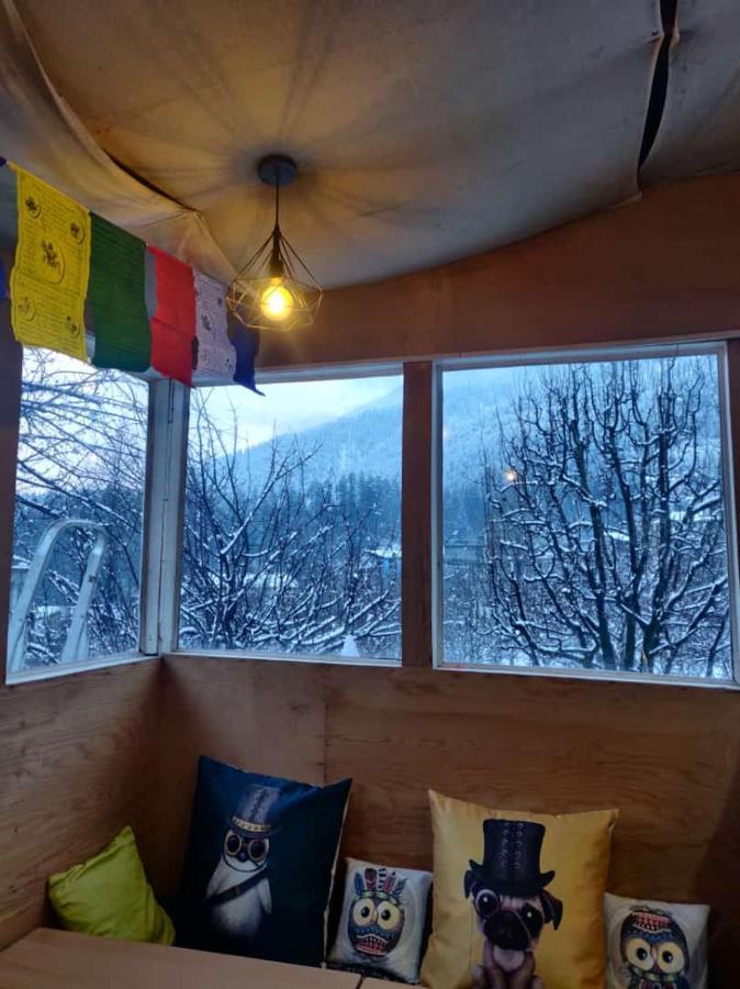 Mars Monkey Hostel & Cafe Manāli Eksteriør bilde